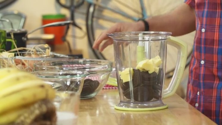 Vanilyalı Çikolatalı Cheesecake Tarifi Videosu Vanilyalı Çikolatalı Cheesecake Tarifi Videosu