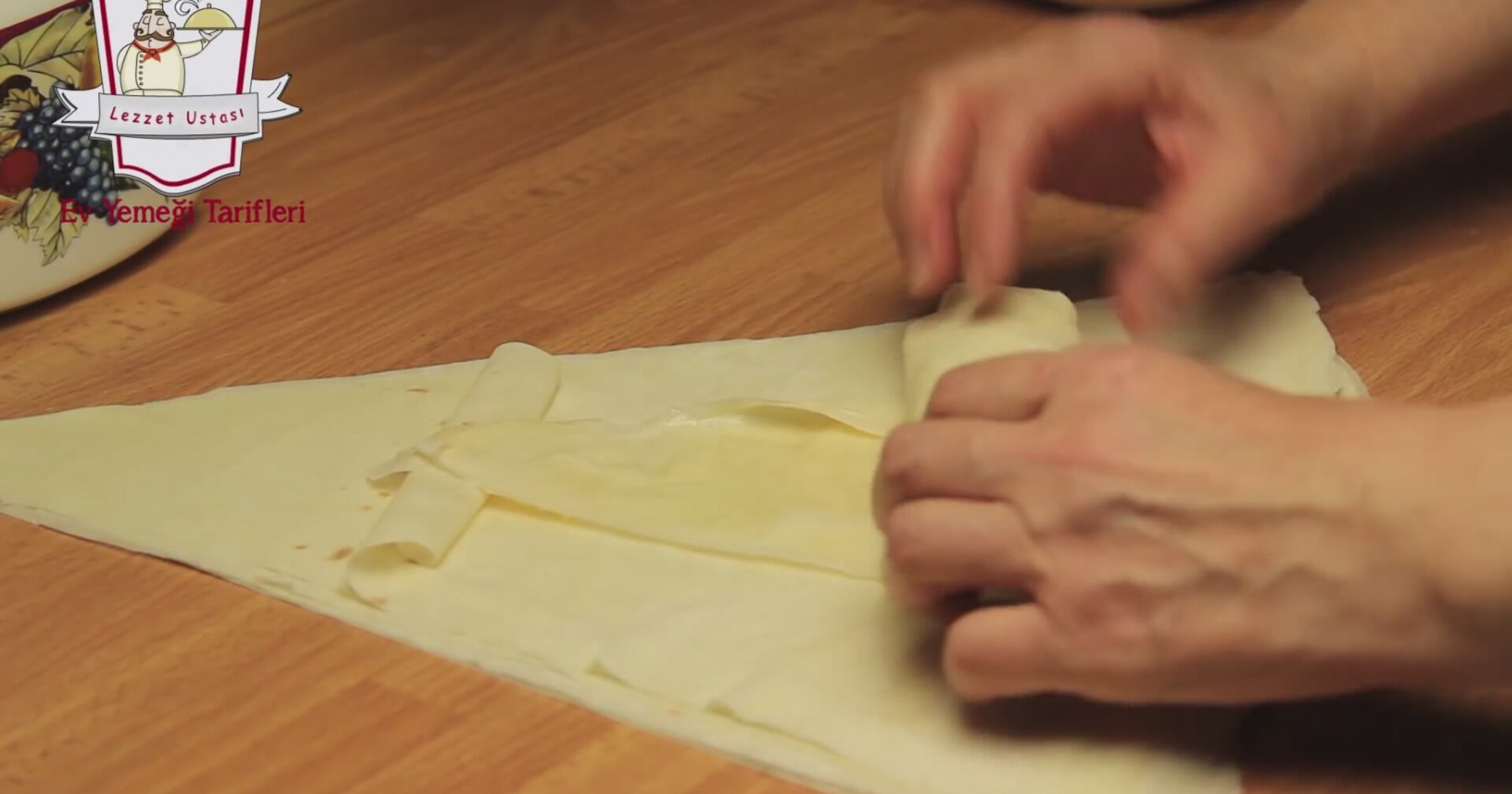 Peynirli Rulo Börek Tarifi Hazır Yufkadan Kolay Çıtır Börekler