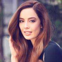 Azra Akın