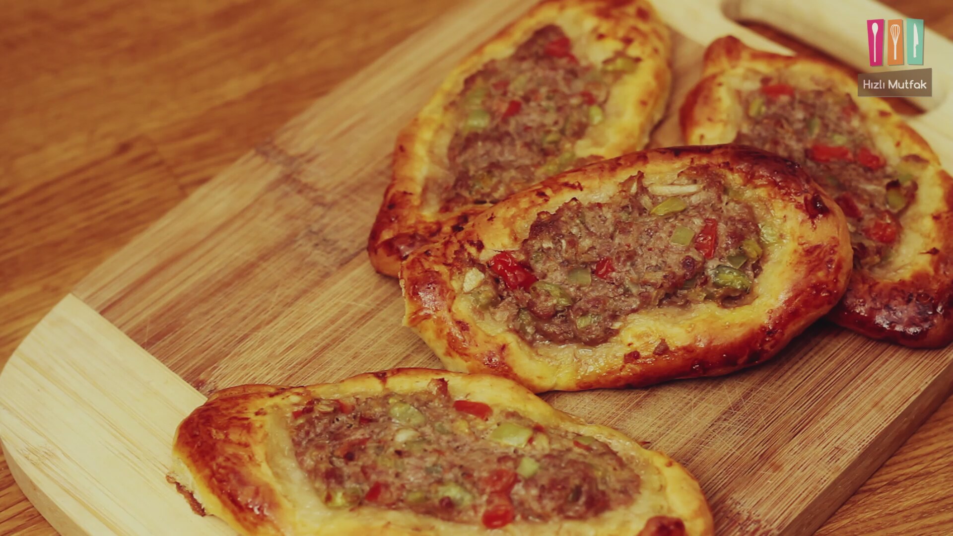 Kıymalı Mini Pide Videosu Kıymalı Mini Pide Videosu