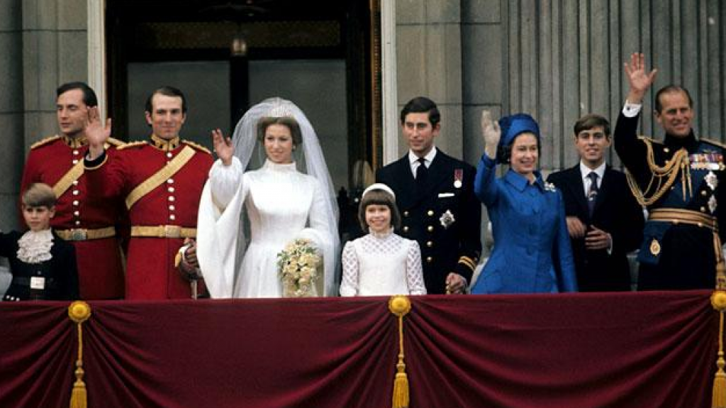 ingiliz kraliyet ailesi,kraliçe elizabeth,kate middleton,prens george,ingiltere