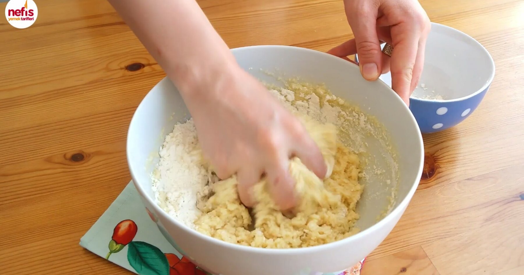 Domates Soslu Spagetti Eşliğinde Viyana Usulü Şnitzel Tarifi 72