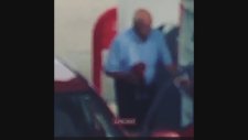 Benzinlikte Penisiyle Oynayan Dayı