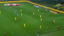 Arda Turan Ve Şener Özbayraklı'nın Sosyal Medyayı Sallayan Taç Atışı