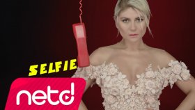 Öykü - Selfie Öykü - Selfie