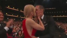 Nicole Kidman Eşinin Yanında Rol Arkadaşını Dudağından Öpmesi