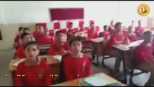 Öğretmenlerini Tekbirlerle Karşılayan Öğrenciler
