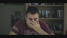 Efe Aydal'ı Açıklama Yaparken Cin Çarpması