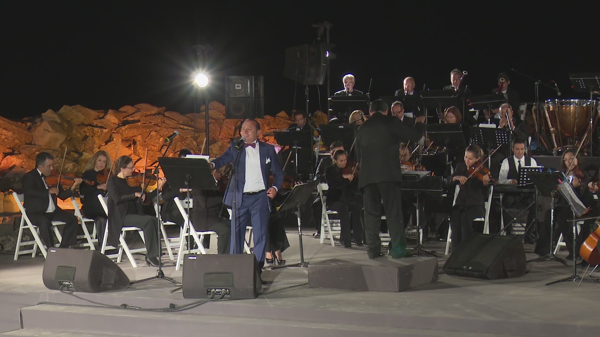 Sanat yönetmeni - insan orkestrası Sanat yönetmeni - insan orkestrası