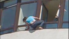 Ölümüne Cam Silen Ukraynalı Kadın