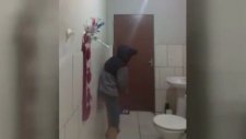 Kocaman Fareyi Gören Adamın Korkudan Çıldırması
