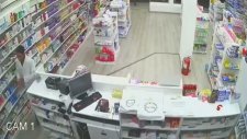 Eczaneyi Soymak İçin Oğlunu Kullanan Baba