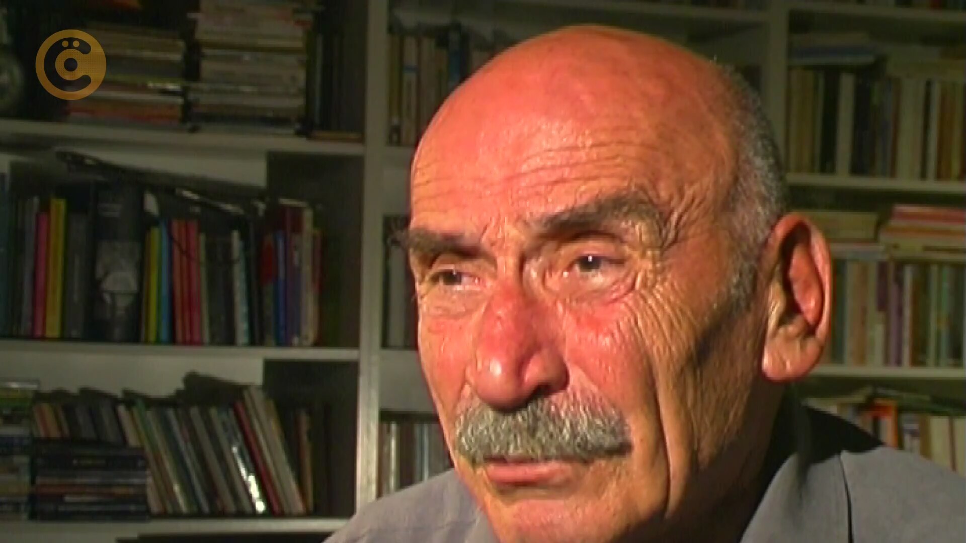Tuncel kurtiz altan erkekli fikret kuşkan (3 İnsan 3 Öykü belgeseli ... Altan erkekli