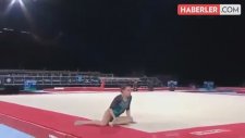Jimnastikçi Vanessa Ferrari, Düzenlenen Şampiyonada Bileğini Kırdı