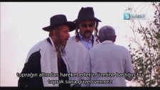Filistinliye Toprak Alma Şakası Yapmak - Altyazılı