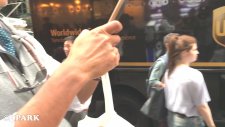 New York Sokaklarında Kim Jong 'un Olarak Gezmek