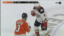 NHL'de Kevin Bieksa, Radko Gudas'ı Tek Yumrukla Yere Serdi!