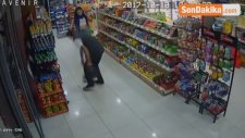 Sevgilisi Kasiyeri Oyaladı, Kendi Sadaka Kutusunu Böyle Çaldı