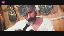 Manuş Baba - Dönersen Islık Çal (Akustik Canlı Performans)