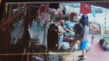 Pazarcı Kadınların Elma, Armut Atmalı Kavgası - Bursa