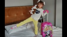 Elif Otelde Valizini Boşaltıyor. Eğlenceli Çocuk Videosu