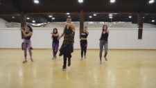 Acércate (Remix) ile Zumba Dersi