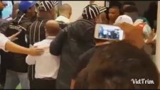 Felipe Melo'nun Clayson'a Yumruk Sallaması