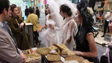 Moda Tasarımcıları Gelinler Standımızı Ziyaret Etti Design Week Turkey Türkiye Tasarım Haftası