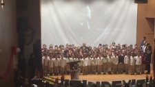 Ankara Mamak Mektebim Okulu Saçları Sarı Sarı Resimdeki Atatürk Müzik Öğretmeni Engin Deniz Uzun