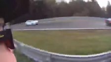 Nürburgring Pistinde Gelenin Geçenin Kaza Yapması