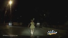 Gece Vakti Yola Çıkıp Arabaya Oturan Hatun