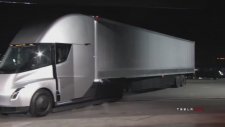 Elon Musk, İlk Elektrikli TIR'ı Tanıttı