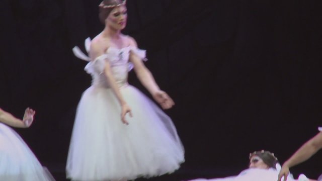Rebels on Pointe (2017) Fragman