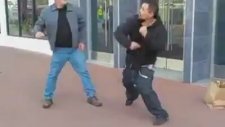 Yaşlı Adamın Bayıltan Yumruğu