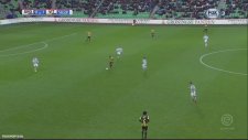 Kendi Kalesine 40 Metreden Gol Atarak Ses Getiren Futbolcu