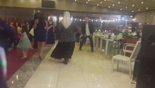 Düğünde Twist Şov Yapan Teyze