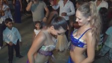 Roman Düğününde Kapışan Dansözler