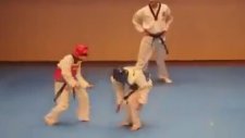 Taekwondo Maçına Dans Girerse