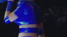 Katy Perry'den Kafasına Balon Yiyen Kız