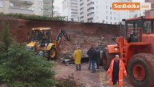 Kahramanmaraş'ta İstinat Duvarı Çöktü, Otomobiller Altında Kaldı