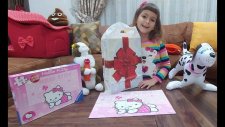Elif Hello Kitty Puzzle Açıyor. Şirin Tavşan ve Benekli Köpekcikte Burada