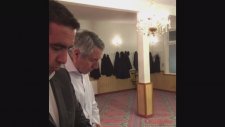 Metin Demirtaş & Ömer Sarıgül. Mekke Medine Usulü Yatsı Namazı. Kabe Ve Medine Müezzini Mukallidi.