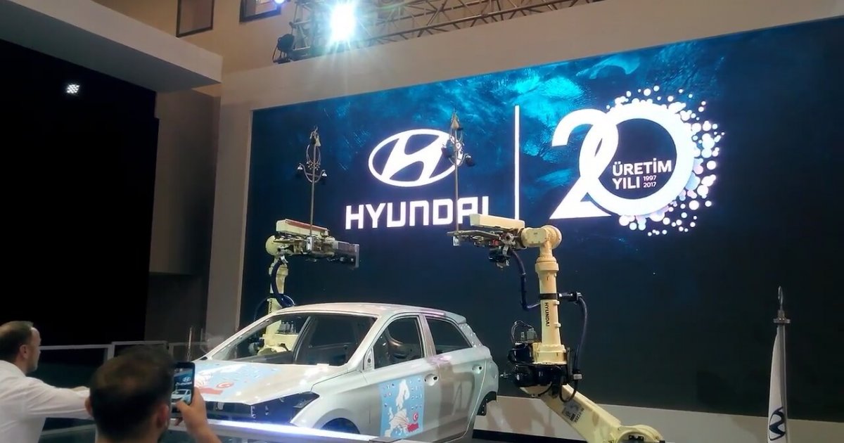 Hyundai Robot Mehter Marşı Gösterisi