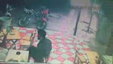 Kokoreç Beklerken Az Daha Canından Oluyordu