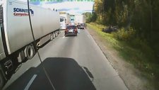 Russian Truckers vs Highway Bandits