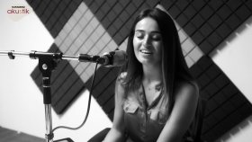 Elif Buse Dogan - Denizde Kararti Var Elif Buse Dogan - Denizde Kararti Var
