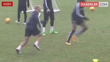 Eski Galatasaraylı Amrabat, Rakip Sağlık Görevlisini Yumrukladı