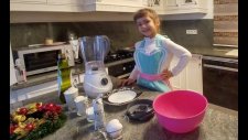 Elif İle Krep Yapıyoruz. Çikolatalı Reçelli Krepler. Mutfaktayız