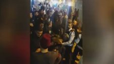 İsrail Polisi Mescid-i Aksa'da Türkleri Darp Etti