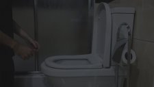 Tuvalet Kullanmayı Tane Tane Anlatan Genç
